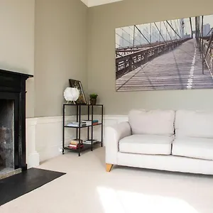 Joivy Bright & Spacious In Stockbridge Apartment